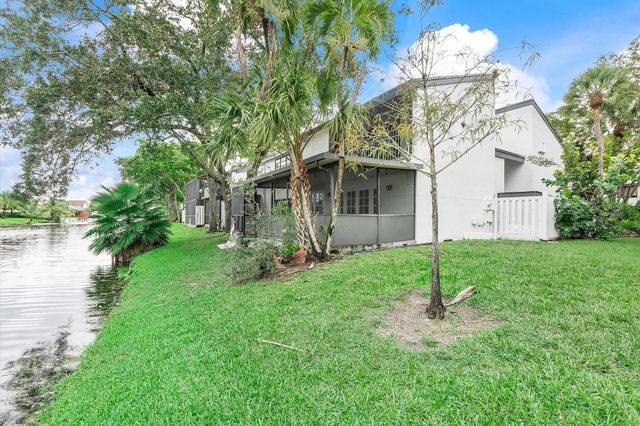 9897 Fairway Cove Lane, Plantation, FL 33324