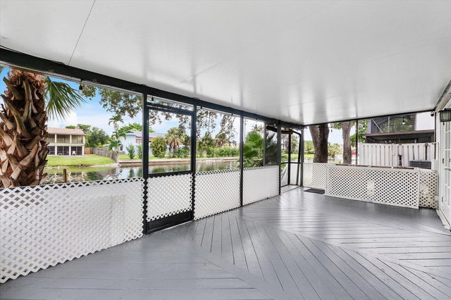 9897 Fairway Cove Lane, Plantation, FL 33324