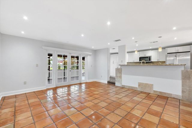 9897 Fairway Cove Lane, Plantation, FL 33324