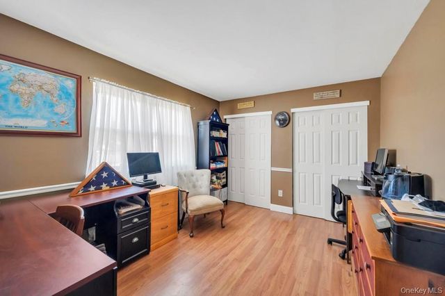 21 Burwood Lane, Coram, NY 11727