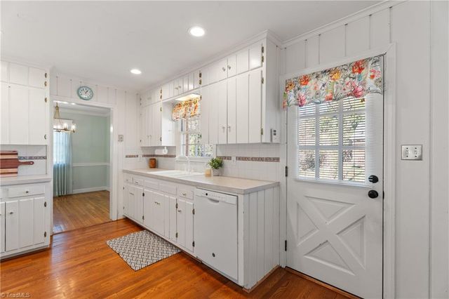 3201 Crittenden Court, Winston-salem, NC 27106