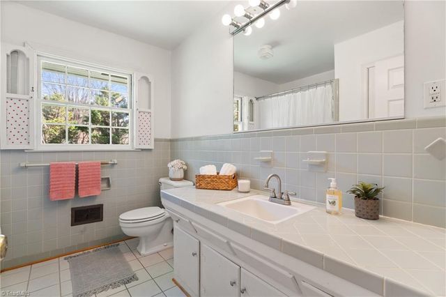 3201 Crittenden Court, Winston-salem, NC 27106