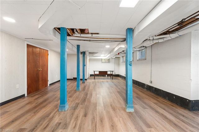 3201 Crittenden Court, Winston-salem, NC 27106