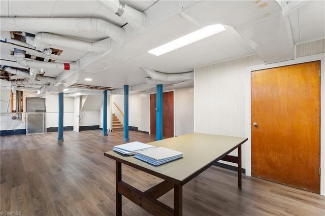 3201 Crittenden Court, Winston-salem, NC 27106