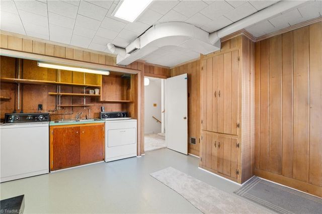 3201 Crittenden Court, Winston-salem, NC 27106