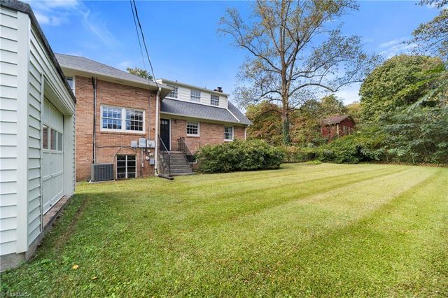 3201 Crittenden Court, Winston-salem, NC 27106