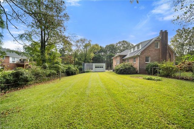 3201 Crittenden Court, Winston-salem, NC 27106