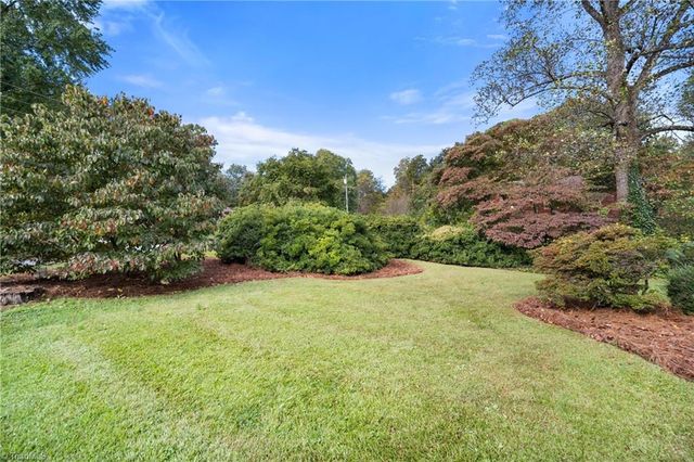 3201 Crittenden Court, Winston-salem, NC 27106