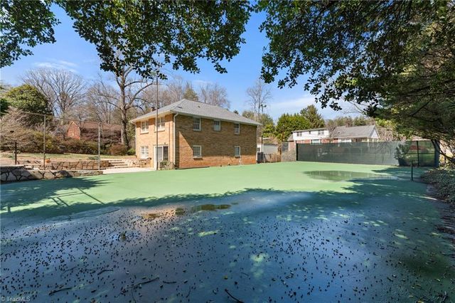 3201 Crittenden Court, Winston-salem, NC 27106