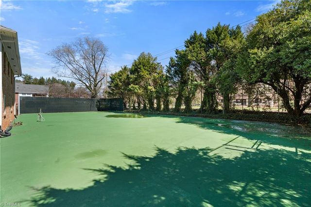 3201 Crittenden Court, Winston-salem, NC 27106