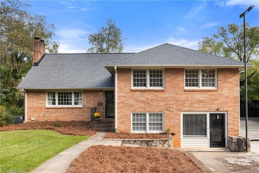 3201 Crittenden Court, Winston-salem, NC 27106