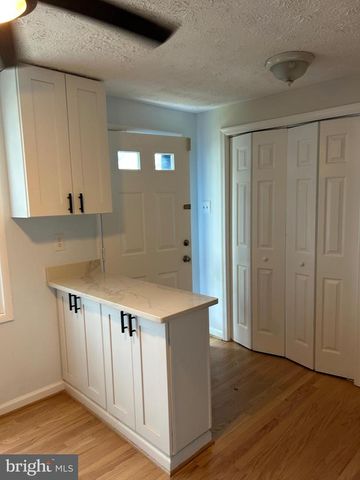 8317 BROOKVALE CT, Springfield, VA 22153