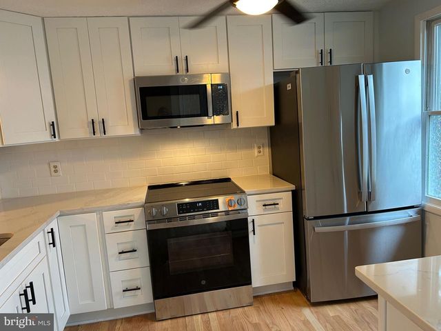 8317 BROOKVALE CT, Springfield, VA 22153