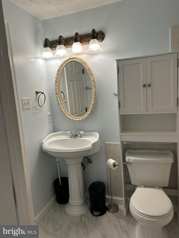 8317 BROOKVALE CT, Springfield, VA 22153