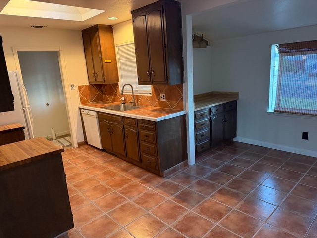 4813 Jackson St, North Highlands, CA 95660