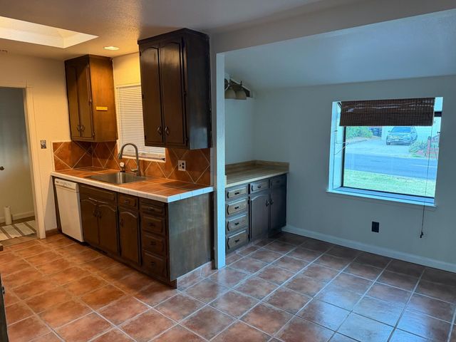 4813 Jackson St, North Highlands, CA 95660