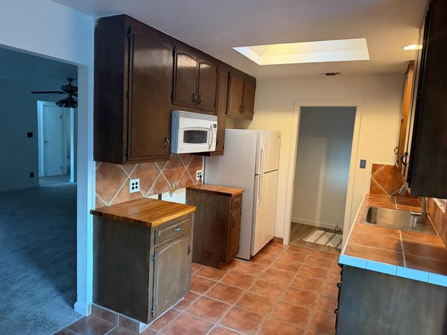 4813 Jackson St, North Highlands, CA 95660