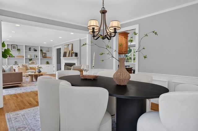 96 Draper Rd, Wayland, MA 01778