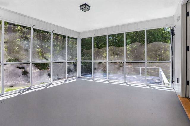 96 Draper Rd, Wayland, MA 01778