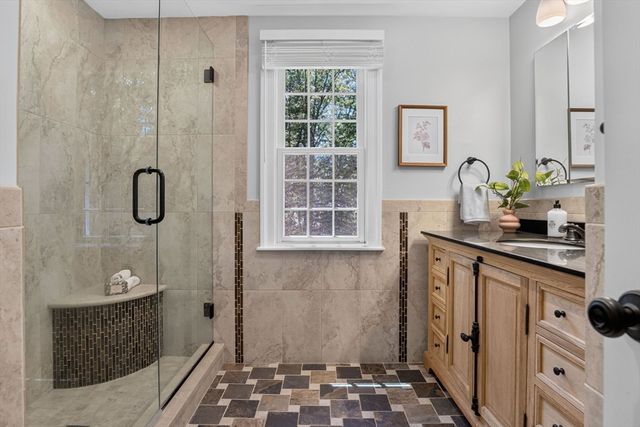 96 Draper Rd, Wayland, MA 01778