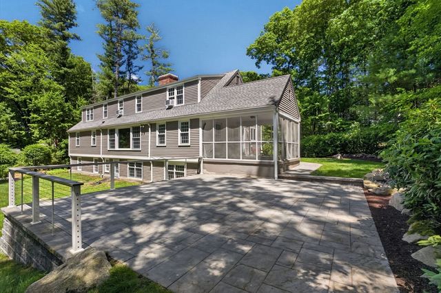 96 Draper Rd, Wayland, MA 01778