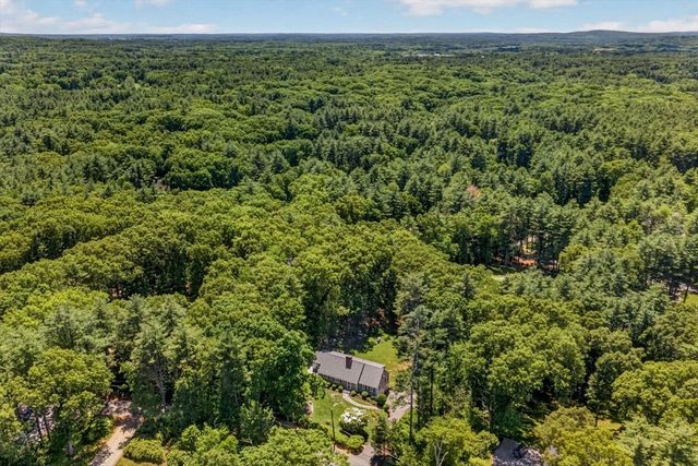 96 Draper Rd, Wayland, MA 01778