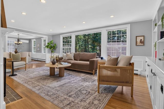 96 Draper Rd, Wayland, MA 01778