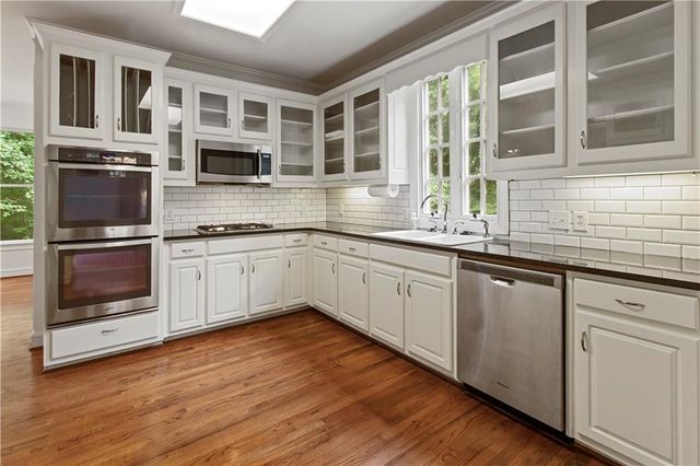 1593 Walkway Court SW, Lilburn, GA 30047