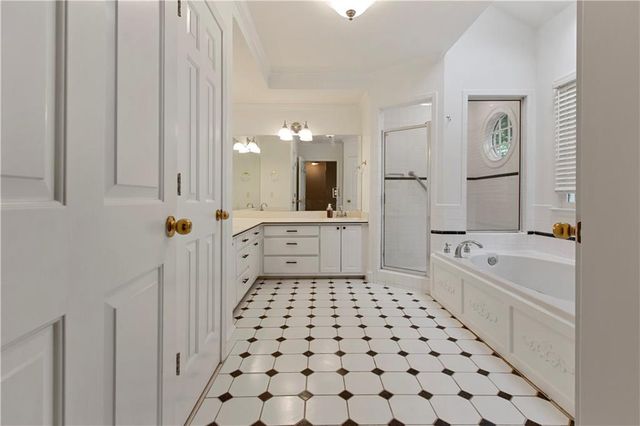 1593 Walkway Court SW, Lilburn, GA 30047