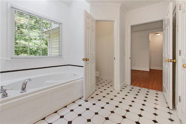 1593 Walkway Court SW, Lilburn, GA 30047