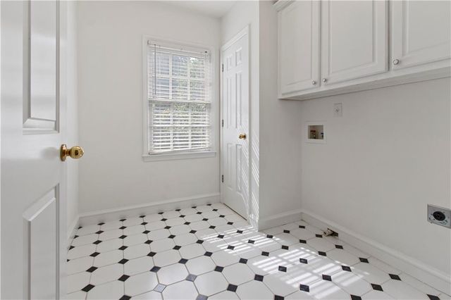 1593 Walkway Court SW, Lilburn, GA 30047