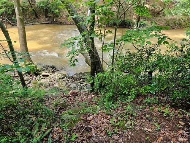 1593 Walkway Court SW, Lilburn, GA 30047