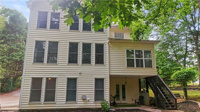 1593 Walkway Court SW, Lilburn, GA 30047