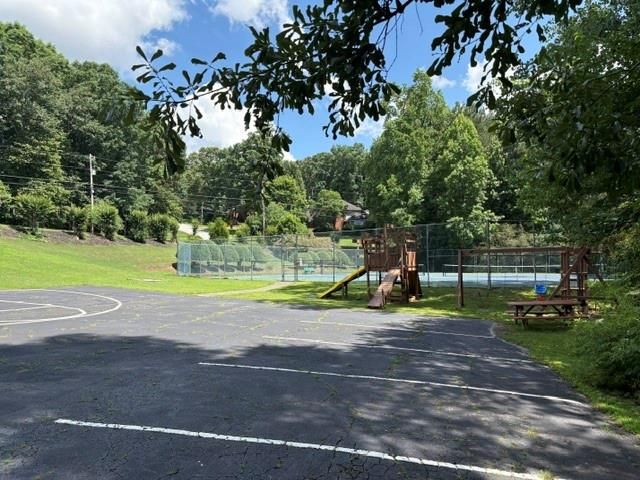 1593 Walkway Court SW, Lilburn, GA 30047