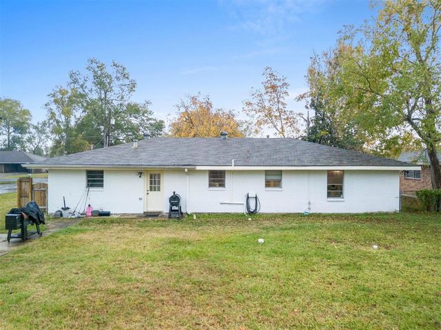 209 River Oaks Drive, Westlake, LA 70669