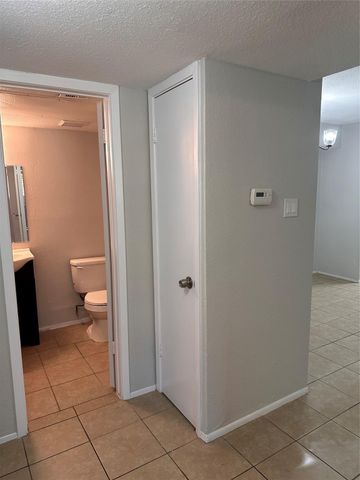 5665 Birchmont Drive 3, Houston, TX 77091