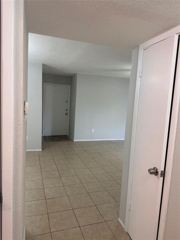 5665 Birchmont Drive 3, Houston, TX 77091