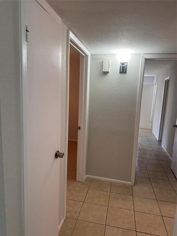 5665 Birchmont Drive 3, Houston, TX 77091