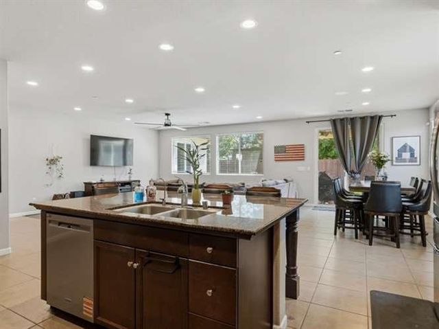 899 Blackwood Avenue, Clovis, CA 93619