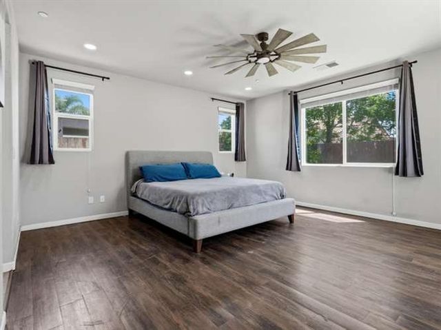 899 Blackwood Avenue, Clovis, CA 93619
