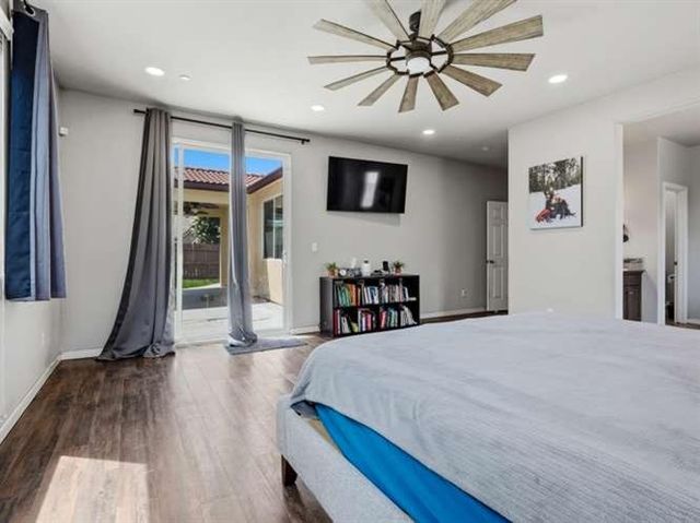 899 Blackwood Avenue, Clovis, CA 93619