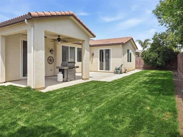 899 Blackwood Avenue, Clovis, CA 93619