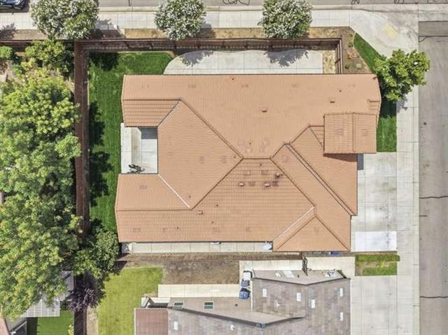 899 Blackwood Avenue, Clovis, CA 93619