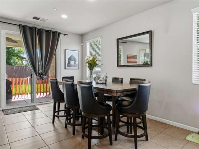 899 Blackwood Avenue, Clovis, CA 93619
