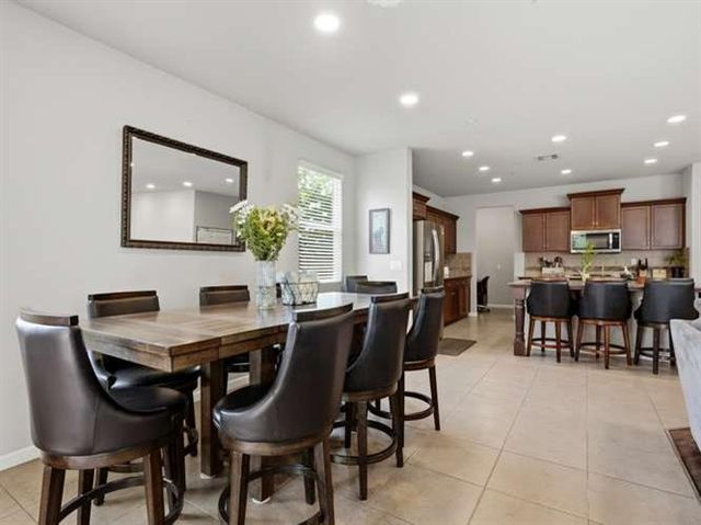 899 Blackwood Avenue, Clovis, CA 93619