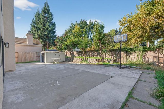 5013 Efthemia Way, Elk Grove, CA 95758