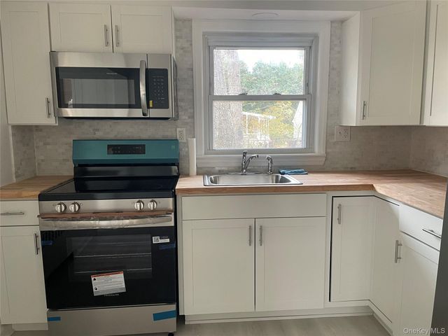 257 Union Avenue, East Patchogue, NY 11772