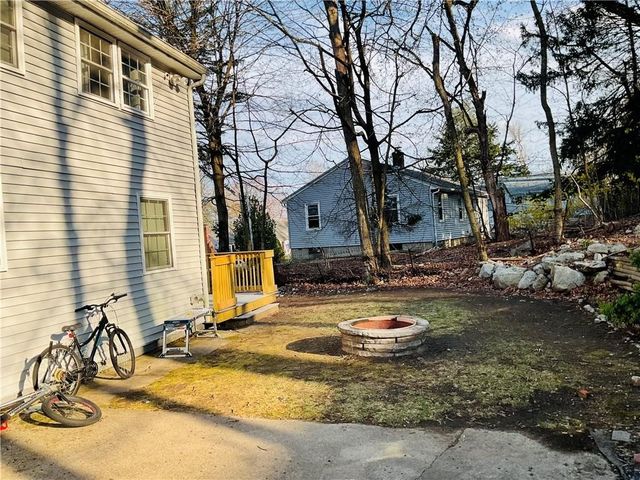 10 harris Avenue, Johnston, RI 02919