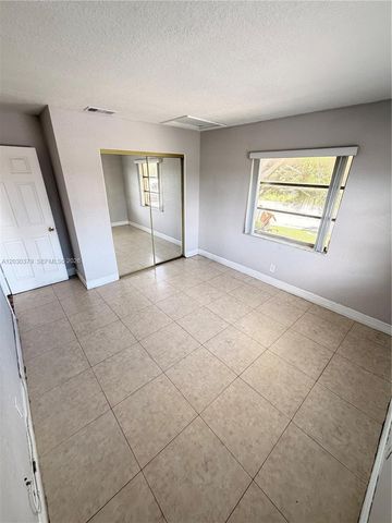 412 Lakeside Dr 223, Margate, FL 33063