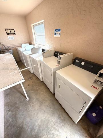 412 Lakeside Dr 223, Margate, FL 33063